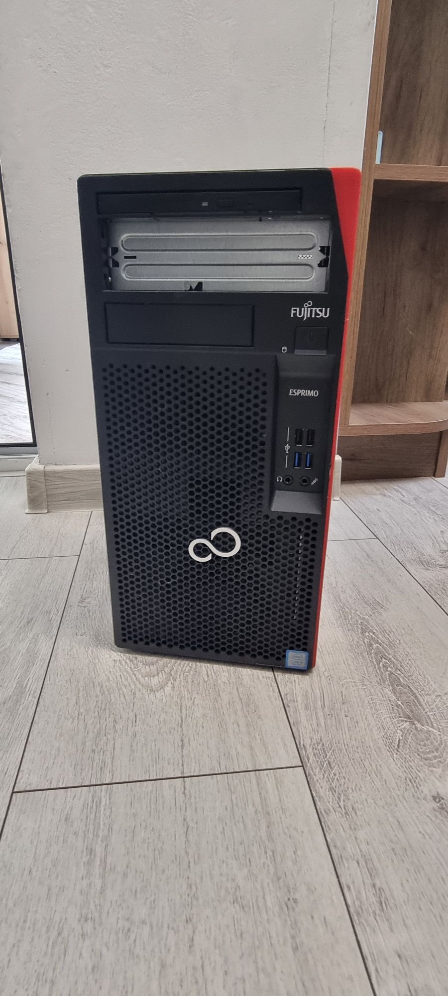 Настолен компютър Fujitsu