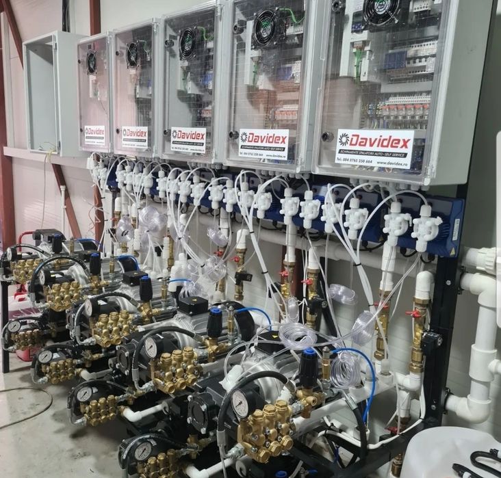 Vand spalatorie auto self 4 piste la față