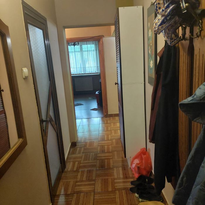 Vand apartament 4 camere, 2 bai, decomandat