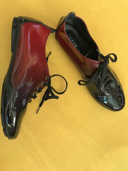 Andre 36 френски спортно-елегантни обувки бордо червено черно лак