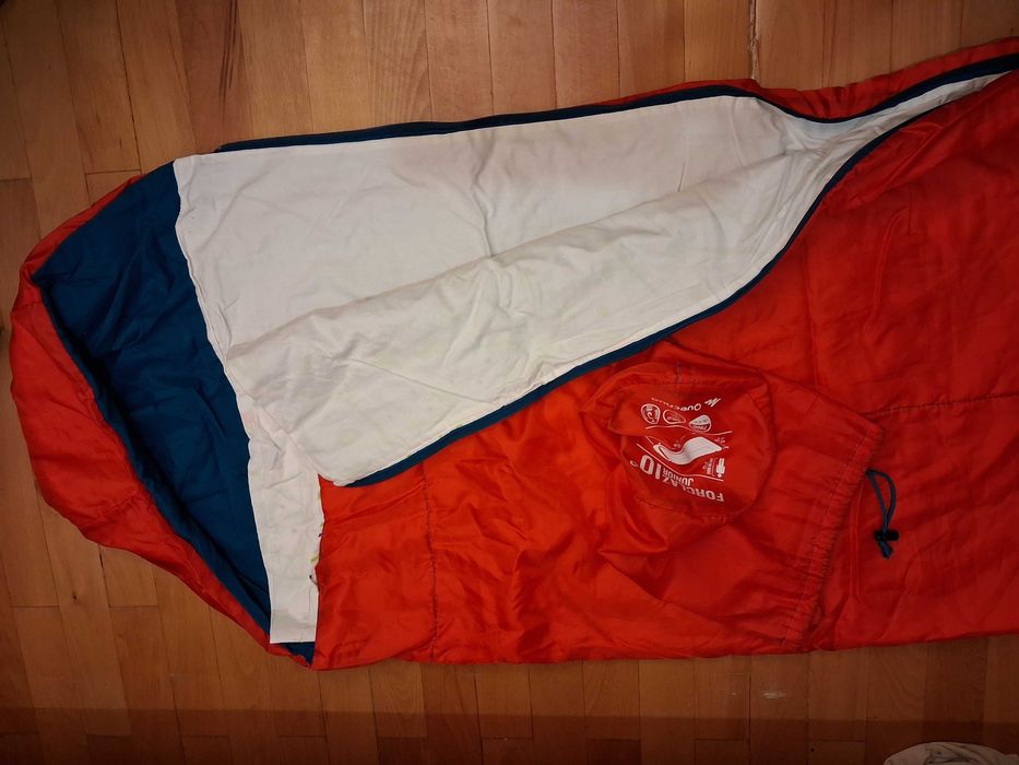 4 jucarii si 2 textile