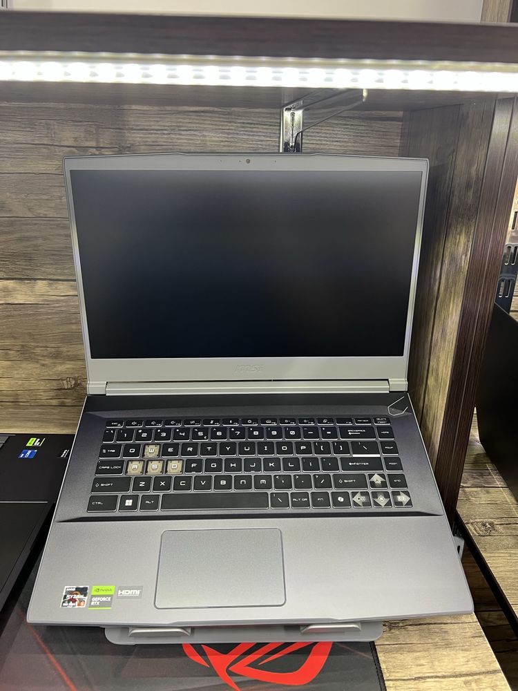 MSI Thin A15 B7  USA