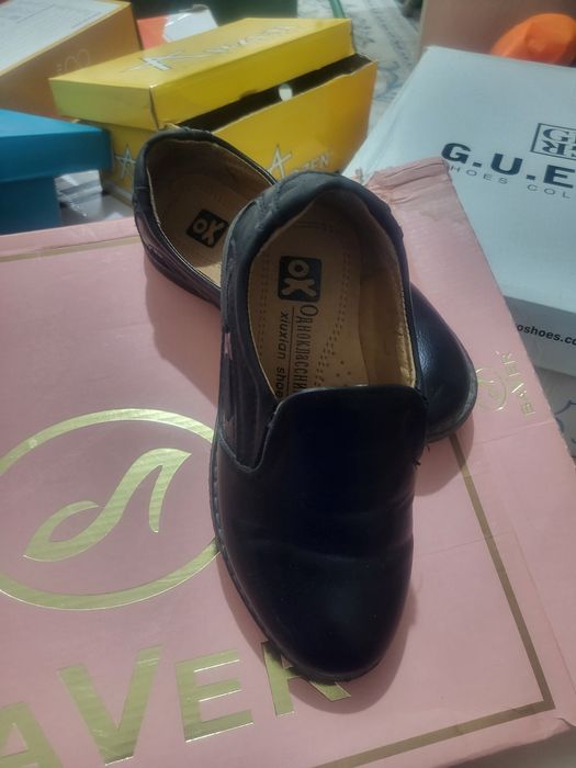 Все школьные туфли 1000тг,Турция