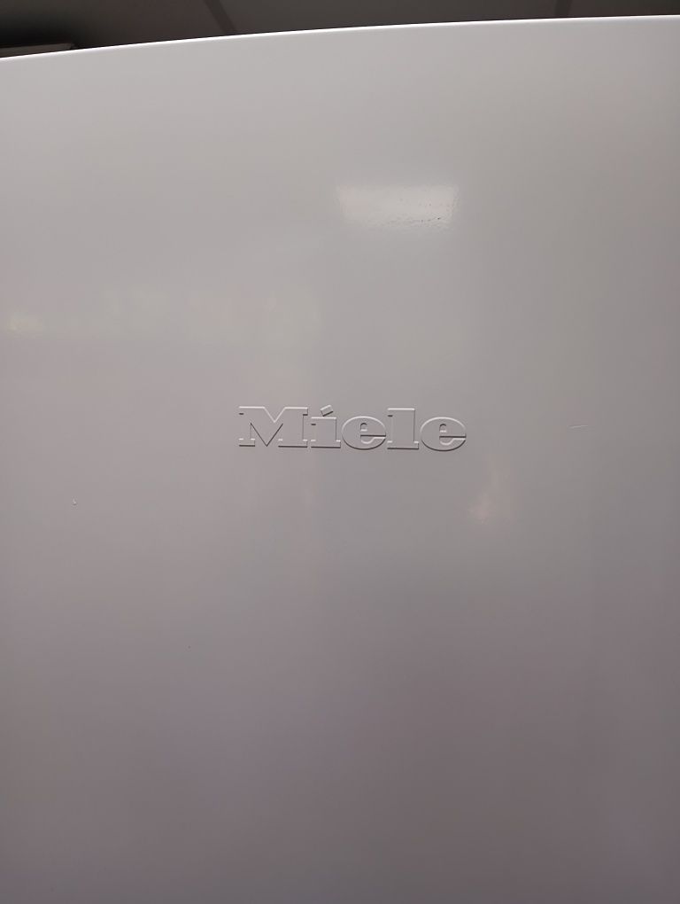 XXL огромен фризер Miele с 8 чекмеджета  A+++ 2 години гаранция!