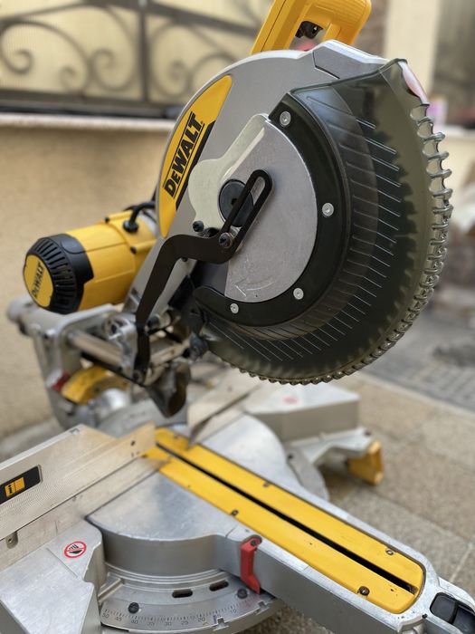Dewalt masina de taiat la unghi dws780-qs tipe12