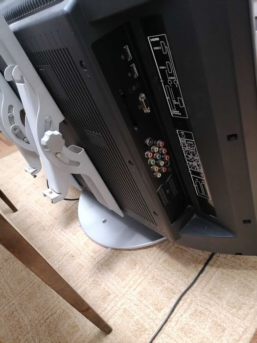 Televizor TOSHIBA 80cm