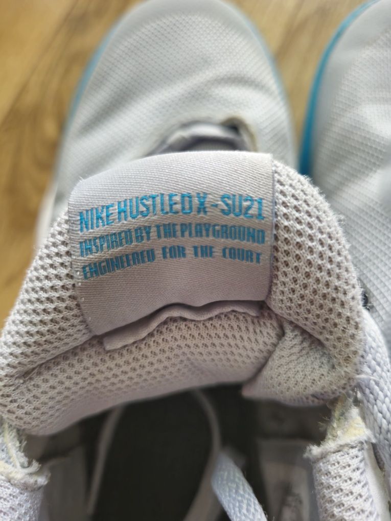 Маратонки Nike Hustle DX SU21