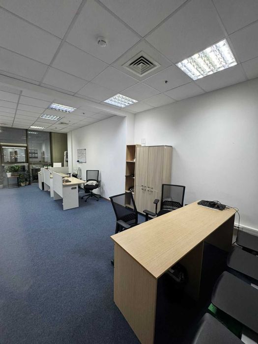 Продаются офисные столы — 7 штук