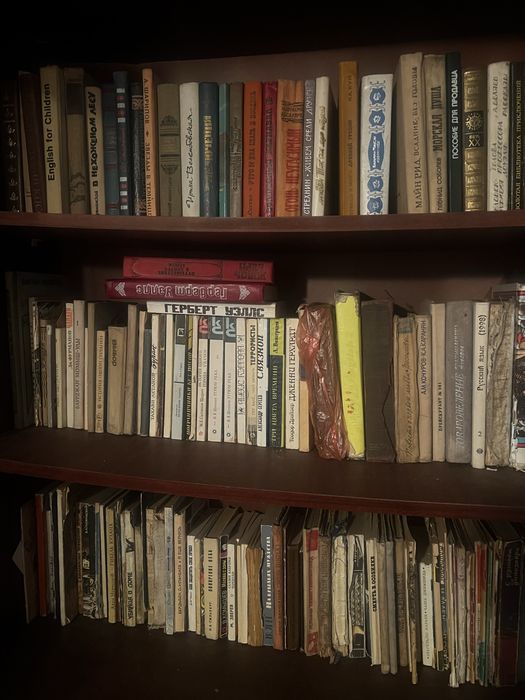 Продам книги ,200 тг