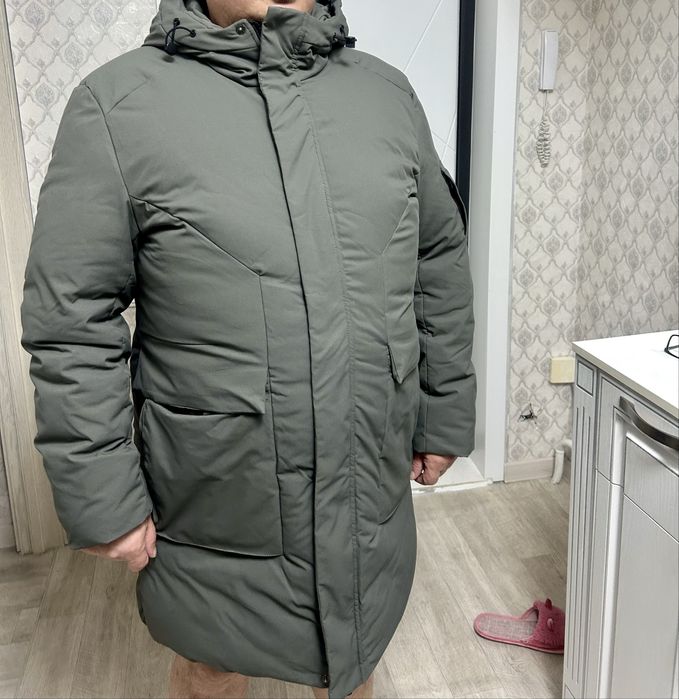 Продам Зимную мужскую куртку цвет Хакки