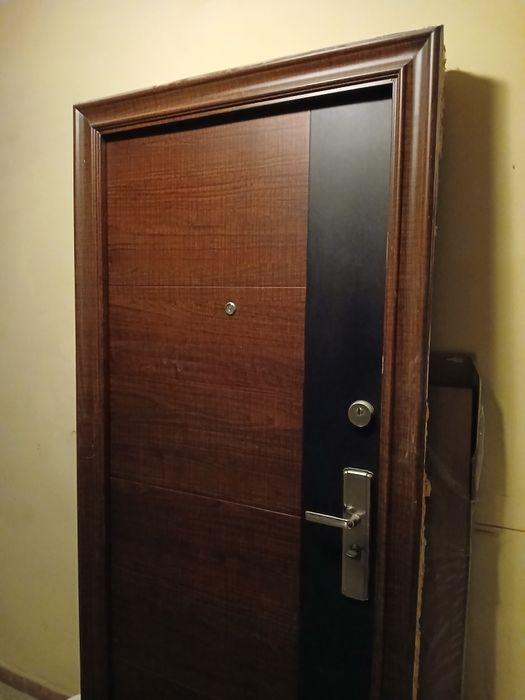 Входна врата 90 x 200