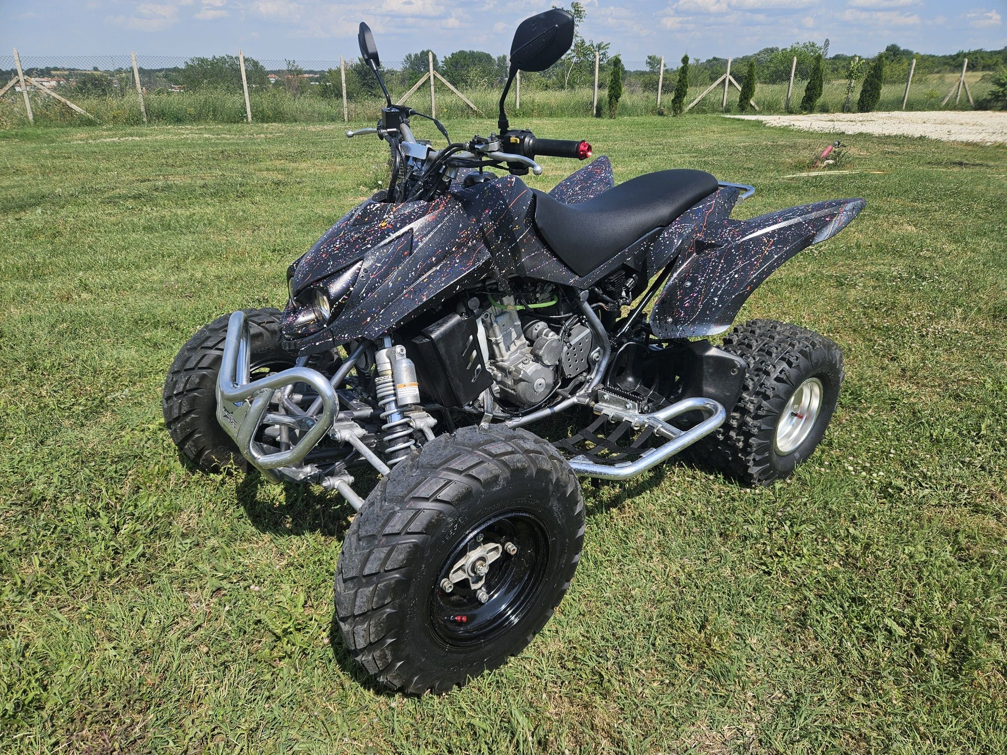 ATV  Arctic cat DVX 400  ; Suzuki ltz 400