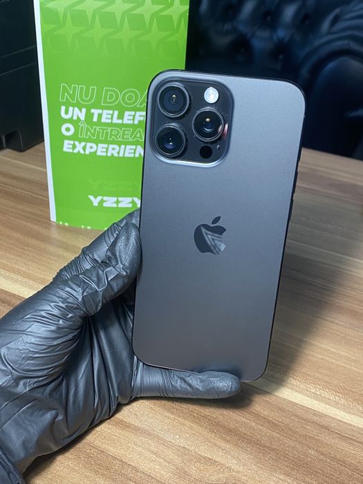 iPhone 16 Pro Max • 256 GB • Black Titanium