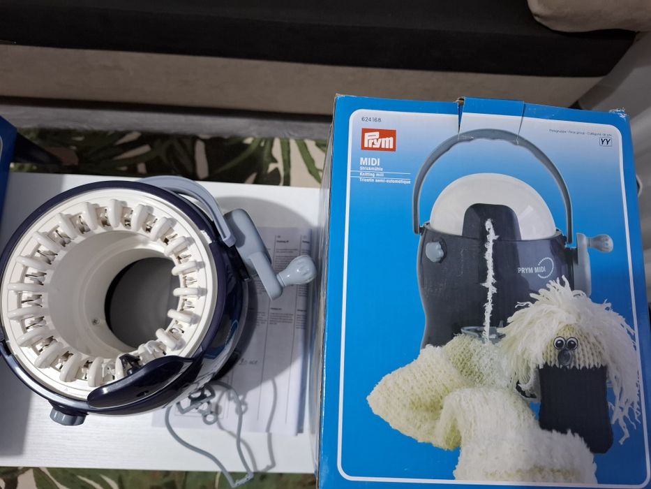 Vand mașinj de tricotat