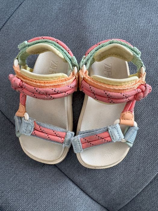 Сандали Zara 21 номер