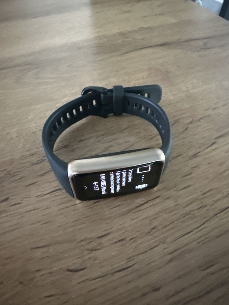 Продам Huawei Band 6