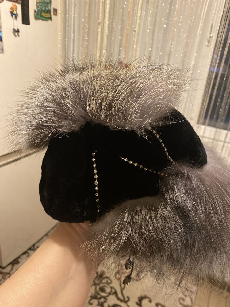 Продам красивую шапку
