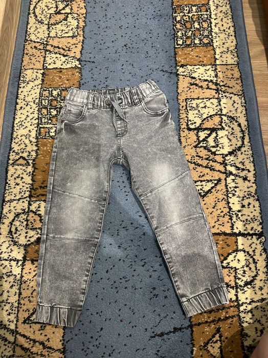 Детски дънки      .