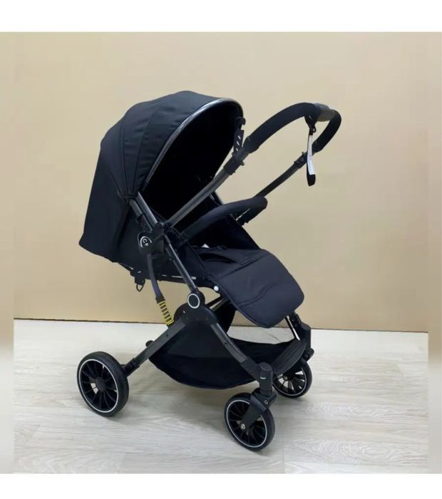 Продам новую прогулочную коляску