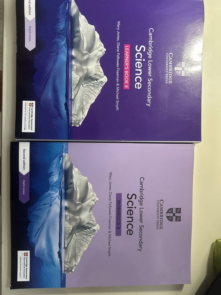 Set Learner’s book 8 + Workbook 8 Science Editura cambridge