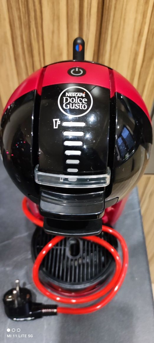 Кафемашина Krupps Dolce Gusto MINI ME. 15 бара Еспресо машина.Добро съ
