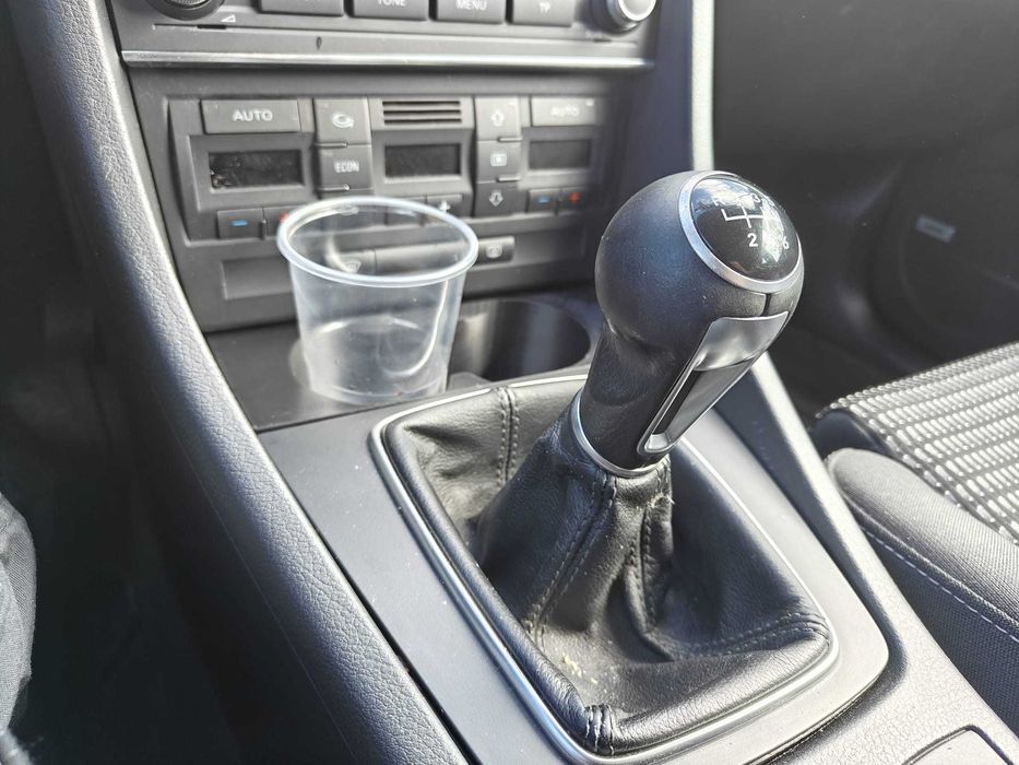 CUPHOLDER Audi A4 / SEAT Exeo /SUPORT Pahar/ Audi A4 / B6 / B7