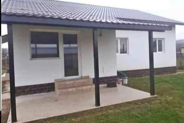 Vand container tip  birou din panou izolat la orice  mărime  12x8