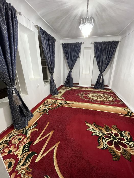 Kvartira BERUNIY metroga yaqin hovli