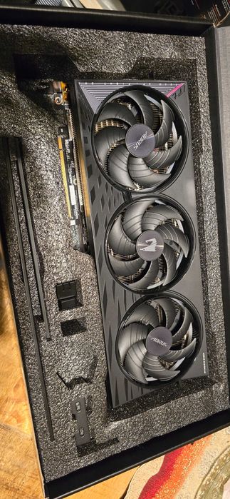 Видео карта AMD Radeon RX 9070 XT, 16GB, Gigabyte Aorus Elite, OC.