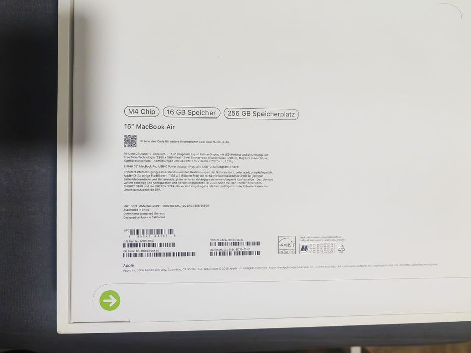 Vând MacBook Air 15" M4 256GB