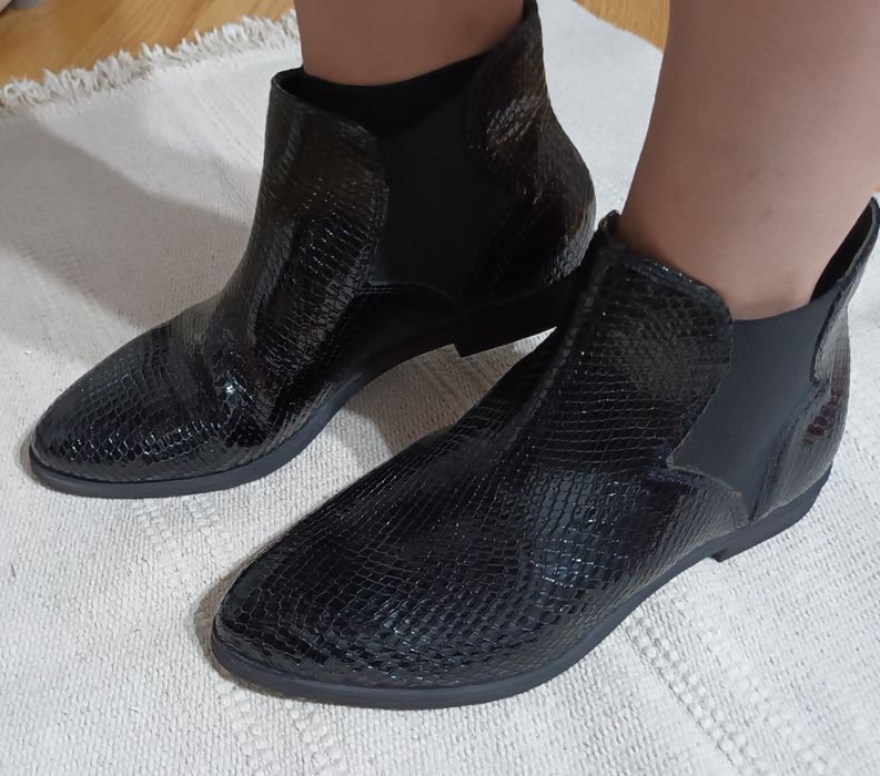 Botine cu talpa joasă