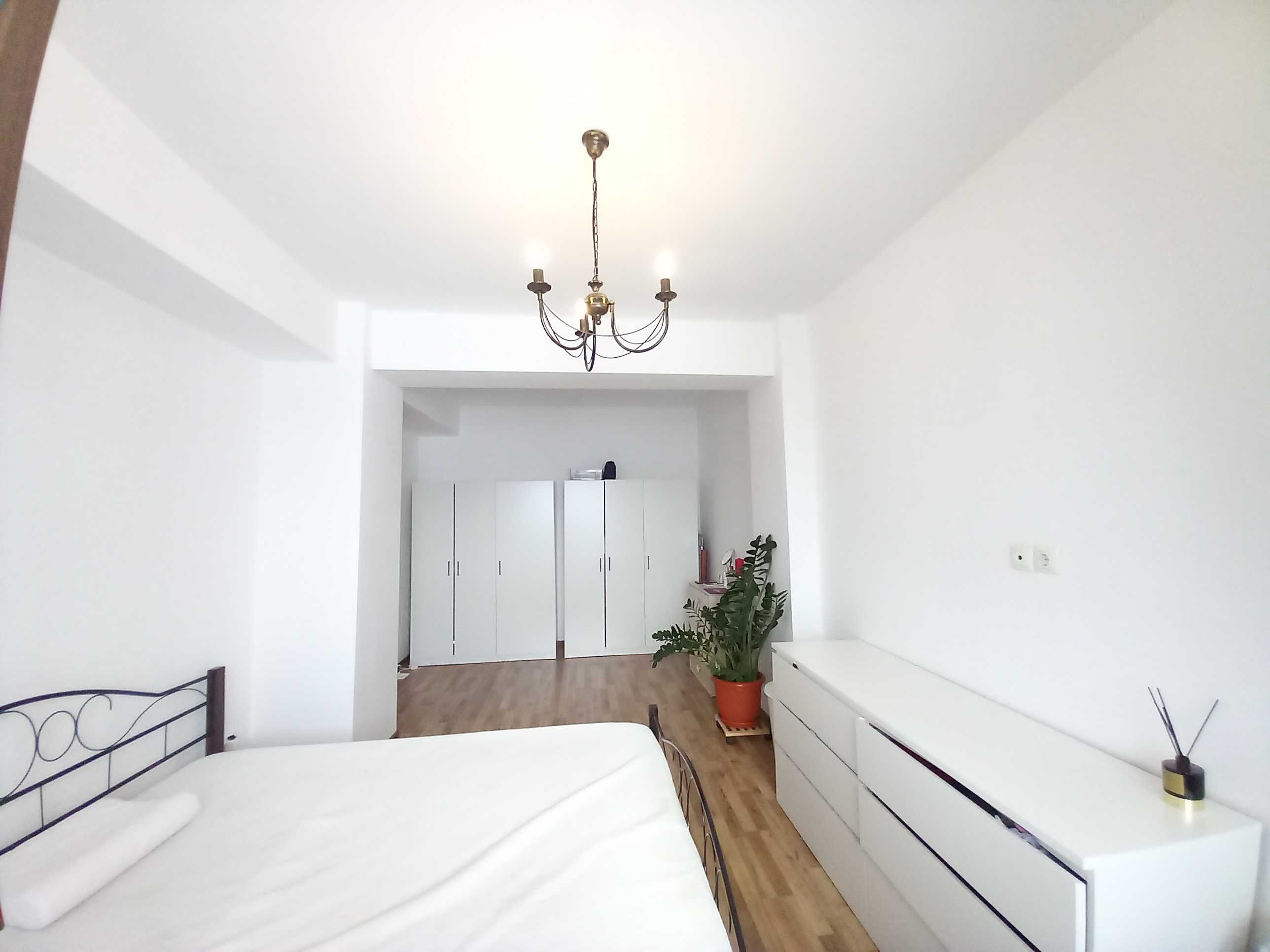 Apartament 98 mp, 4 camere, Cartier Padurea Baneasa, langa padure