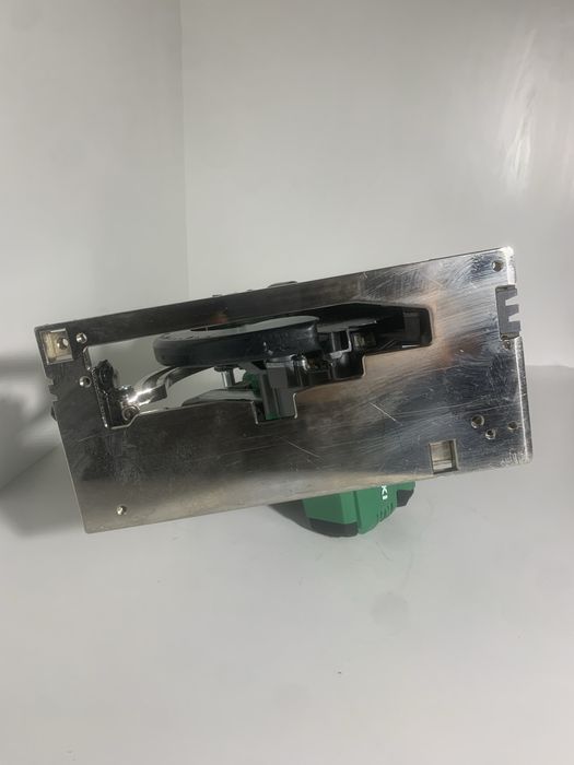 Hikoki C 1806DB circular de mana