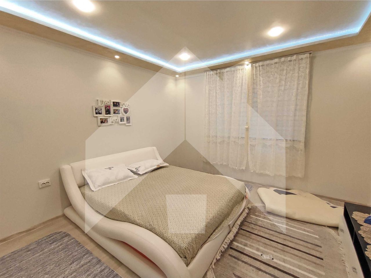 Продава се Тристаен апартамент в Нови пазар - 75 кв.м за 1054 €/кв.м - Снимка #4