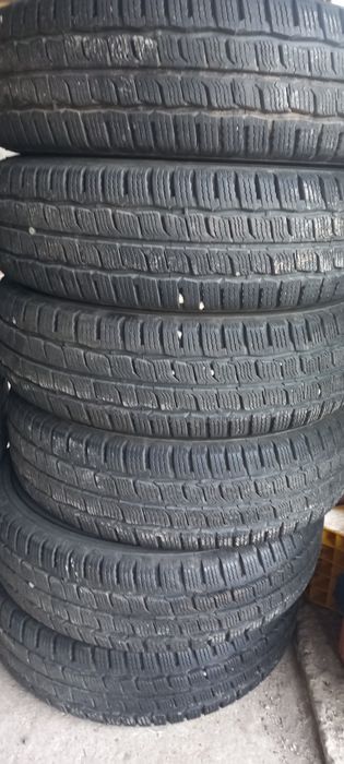 Букови гуми 225/75 R16C Kumho 8мм.
