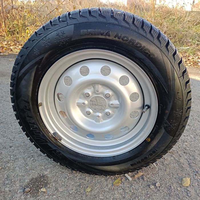 Продам шины с дискамиб/у