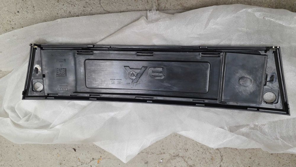 Рамка за номер Audi A6 C6 4F