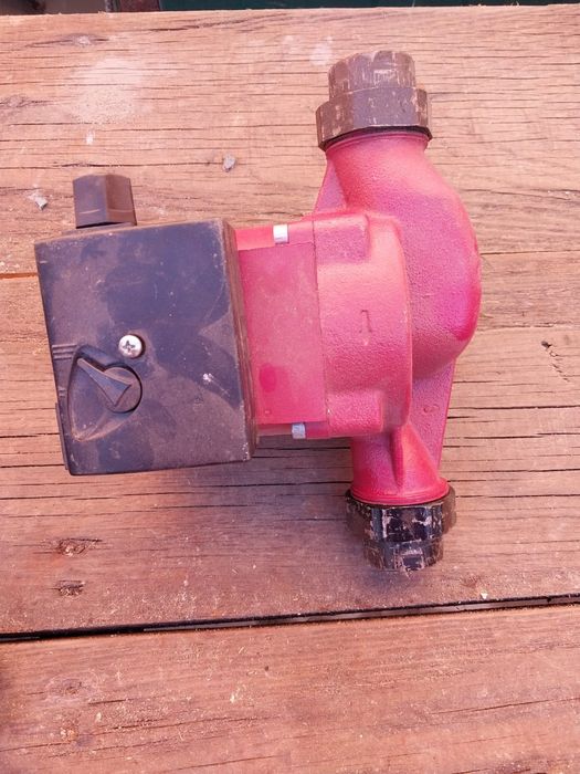 Продам насос циркулируеший