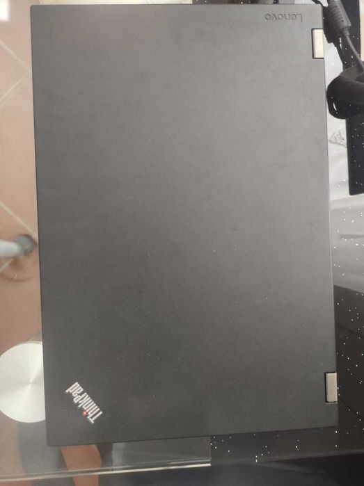 Laptop Lenovo folosit foarte puțin
