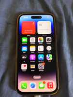Страхотен модел Iphone 14 Pro +подарък калъф и протектор