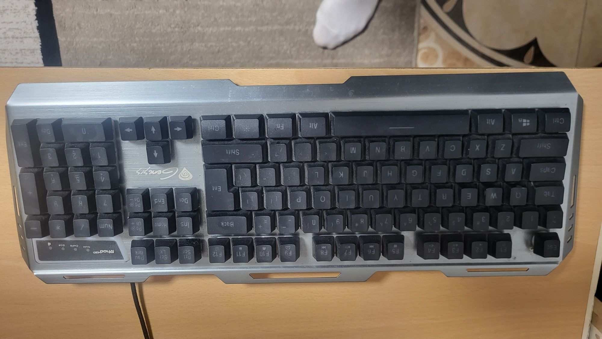Vând pc gaming dar bun și pentru multitasking cu tot cu monitor