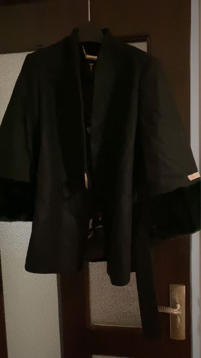 Palton Ted Baker Negru cu blana