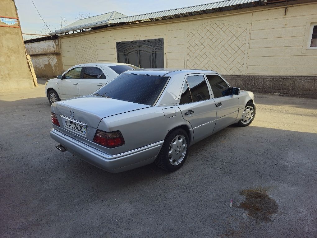 Mercedes W124 srochno