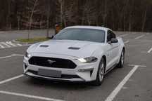 Ford Mustang primul propietar , revizii la zi , cauciucuri de iarna /vara