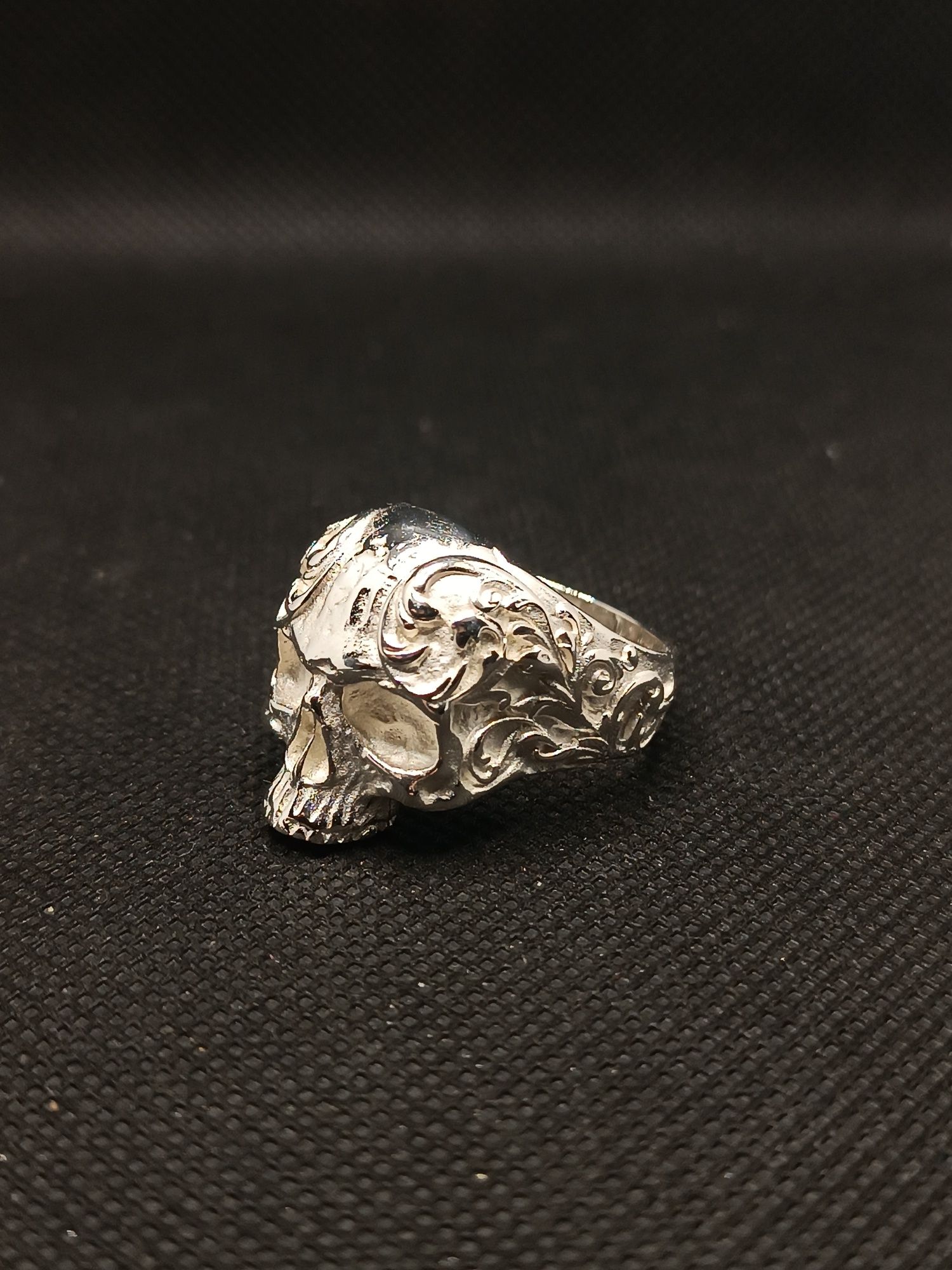 Мъжки сребърен пръстен череп