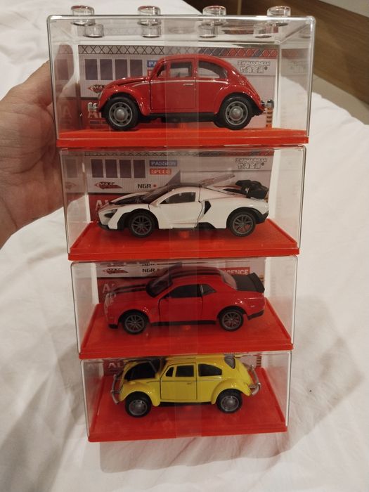 Игрушка железная машина