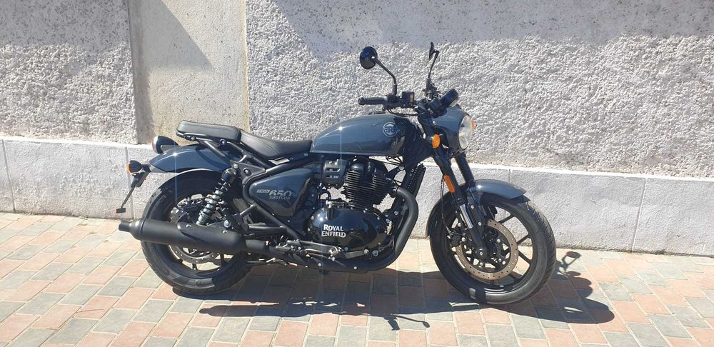 OFERTA Motocicleta Royal Enfield Shotgun 650 + Casca Cadou