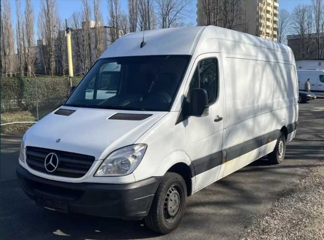 Dezmembrez Mercedes Sprinter 313 w906 2.2 euro 5 OM651 Usi/Capota/Far