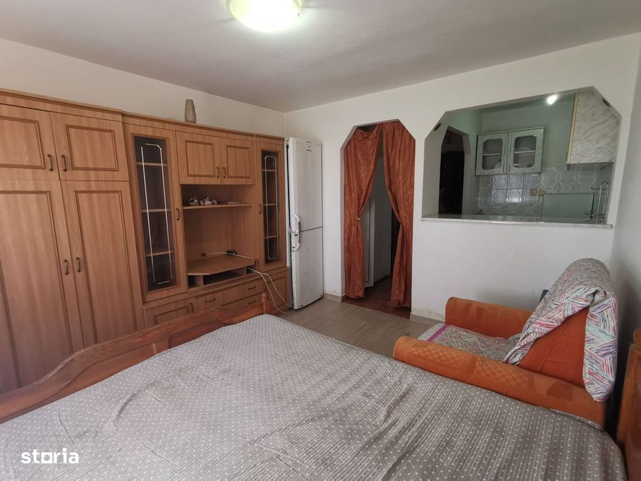 Garsoniere zona Cornisa mobilate si utilate