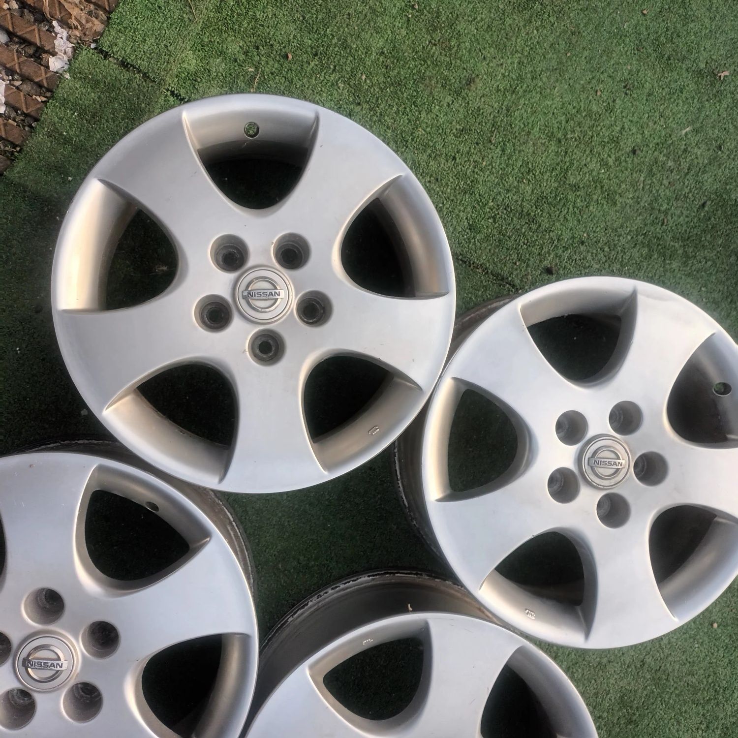 16цола за NISSAN  6.5J×16ет45 ц.66.1  Алмера тино5×114.3